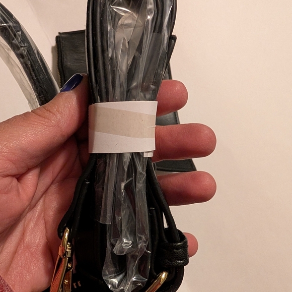 BEBE Everett Small satchel in Black Crossbody NEW - Picture 6 of 8